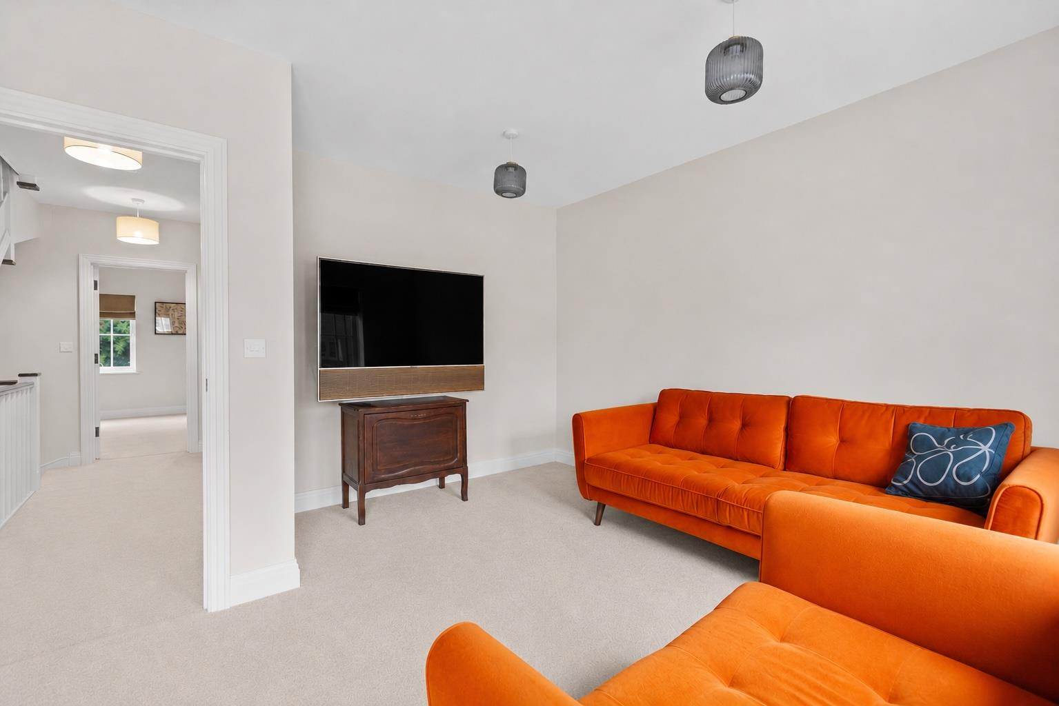 Martin Avenue, Ascot